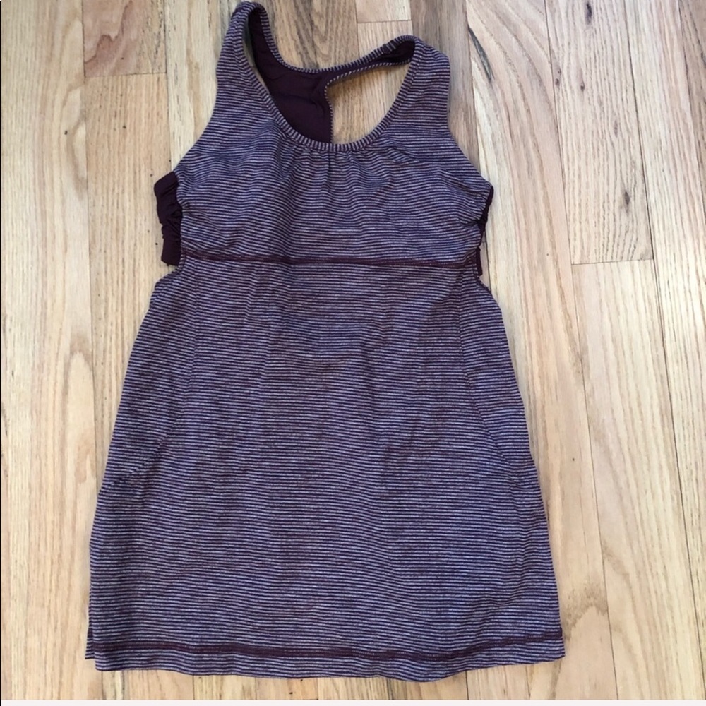 lululemon size 6 cut out tank